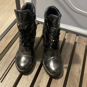 GUESS boot